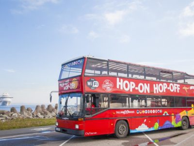 Buses Hop on Hop off: Guía para saber si te Conviene o No