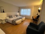 VALENCIA en FALLAS: ¿HOTEL más BARATO y bien CONECTADO o Más CARO y CÉNTRICO?